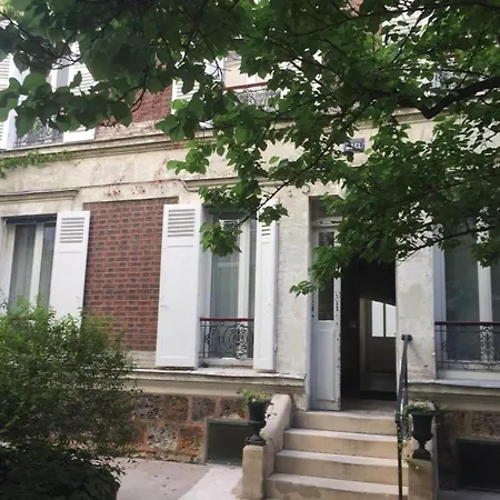 Courtyard In The Center Of Apartamento París